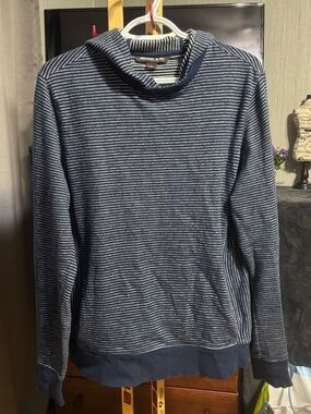 Michael Kors Men's Navy and White Striped Crewneck Sweater